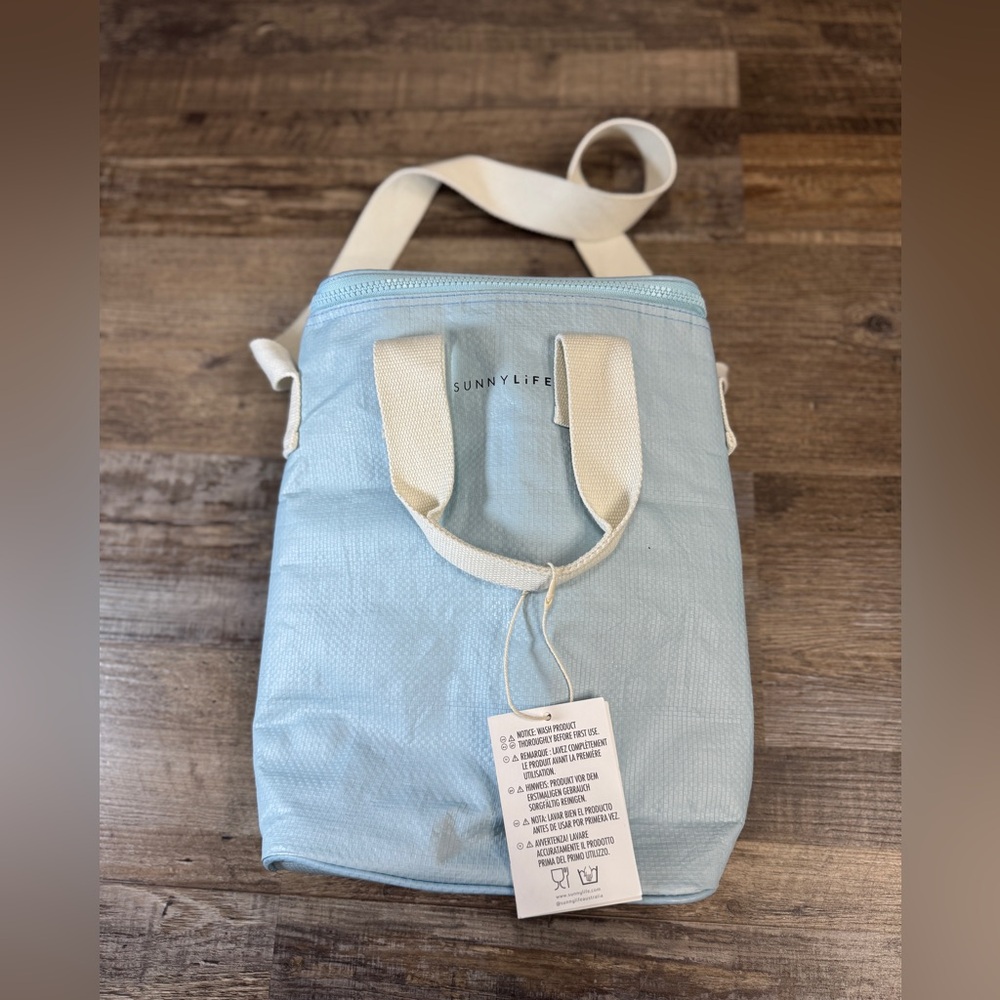 Sunnylife Light Blue Insulated Cooler Bag NWT Crossbody Lunch Tote Beach - Picture 3 of 12